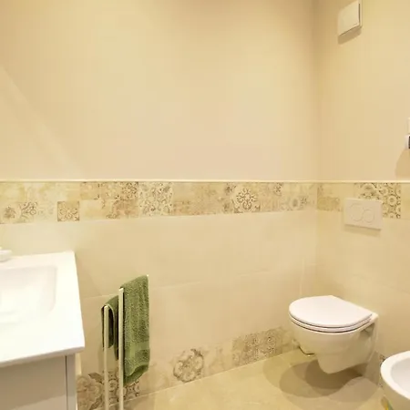 2 Bedroom Stunning In קמאיורה