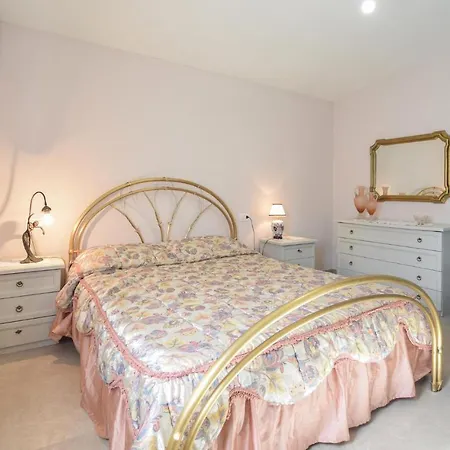 2 Bedroom Stunning In Σπίτι διακοπών *